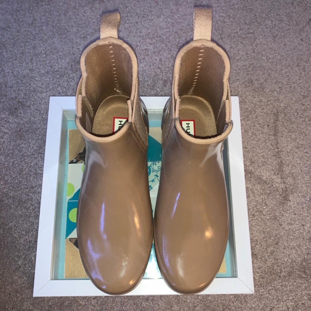 Camel Colored Hunter Chelsea Boot